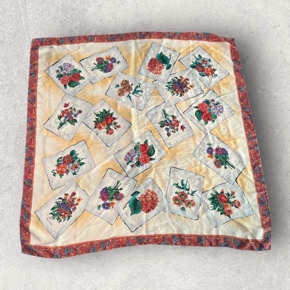 Vintage Ginnie Johansen Floral Rolled Neckerchief Scarf 31”X 21” - Picture 1 of 3